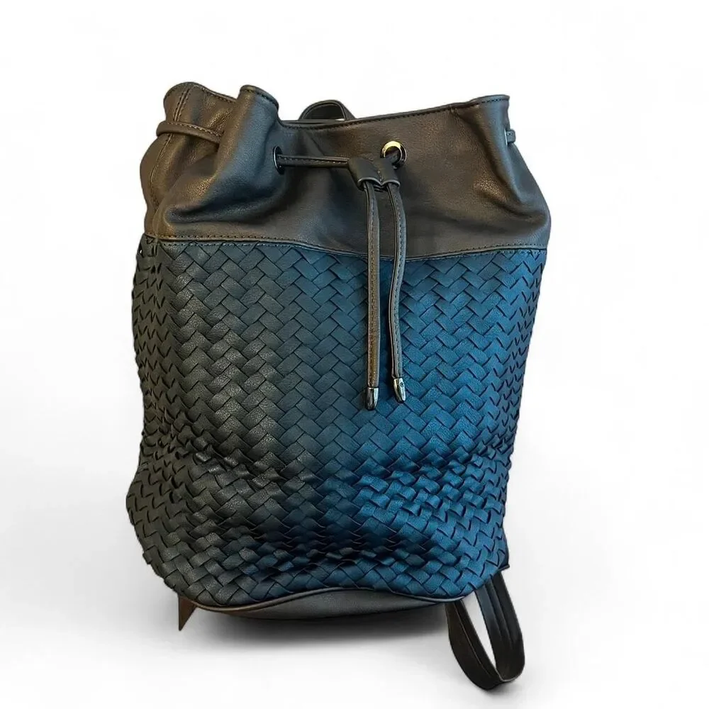 2005 Deux Lux Black and blue faux leather backpack